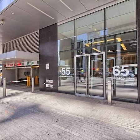 Prestigious 2-Bdrm Condo - Across From Scotiabank Arena Торонто Экстерьер фото